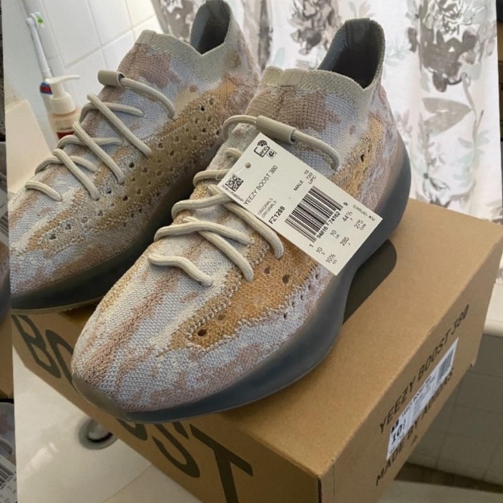 Yeezy Adidas Boost 380 - Picture 3 of 13